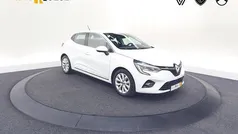 Gebruikt 2020 Renault Clio V Intens Hatchback | € 16.700 (Eerlijke prijs)