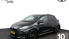 Zwart Gebruikt 2024 Toyota Yaris Hybrid Executive Hatchback | € 27.950 (Eerlijke prijs)