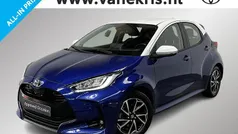 Blauw, metallic lak Gebruikt 2022 Toyota Yaris Hybrid Plus Hatchback | € 22.995 (Eerlijke prijs)