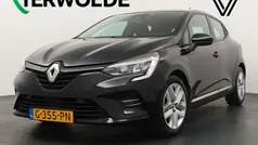 Zwart Gebruikt 2019 Renault Clio IV Zen Hatchback | € 11.795 (Eerlijke prijs)