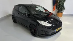 Zwart Gebruikt 2016 Ford Fiesta ST Hatchback | € 12.950 (Eerlijke prijs)