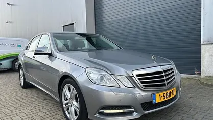 Grijs Gebruikt 2012 Mercedes E220 Avantgarde Sedan | € 9.599 (Goede deal)