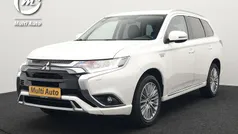 Wit Gebruikt 2019 Mitsubishi Outlander P-HEV Intense SUV | € 22.440 (Eerlijke prijs)