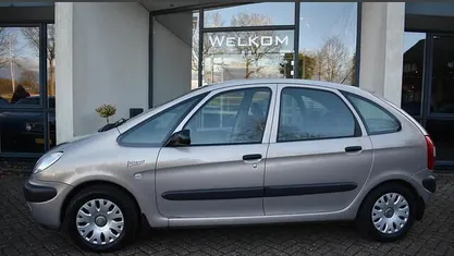 Beige Occasion 2004 Citroën Xsara Picasso MPV | € 1.999 (Eerlijke prijs)