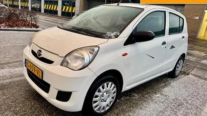 Wit Gebruikt 2012 Daihatsu Cuore Hatchback | € 2.795 (Eerlijke prijs)