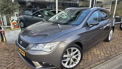Grijs (metallic) Occasion 2016 Seat Leon ST FR Stationwagen | € 15.950 (Eerlijke prijs)