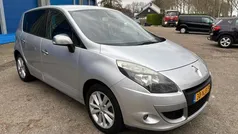 Grijs Gebruikt 2010 Renault Scénic III MPV | € 4.950 (Eerlijke prijs)