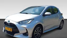 Grijs Gebruikt 2020 Toyota Yaris Hybrid Business Edition Hatchback | € 17.930 (Eerlijke prijs)