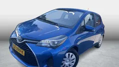 Blauw Gebruikt 2015 Toyota Yaris Hybrid Hatchback | € 12.499 (Eerlijke prijs)