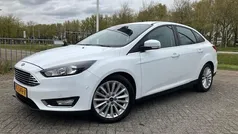 Wit Gebruikt 2017 Ford Focus Titanium Sedan | € 12.995 (Eerlijke prijs)