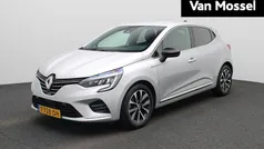 Grijs Gebruikt 2023 Renault Clio V Techno Hatchback | € 17.940 (Eerlijke prijs)