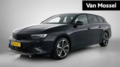 Zwart Gebruikt 2024 Opel Astra Stationwagen | € 34.440 (Eerlijke prijs)