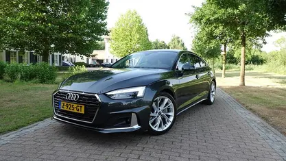 Grijs Gebruikt 2023 Audi A5 Sportback Proline Hatchback | € 41.450 (Eerlijke prijs)