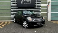 Zwart, metallic lak Gebruikt 2010 Mini ONE Business Hatchback | € 5.250 (Eerlijke prijs)
