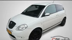 Wit Gebruikt 2009 Lancia Ypsilon Hatchback | € 2.745 (Eerlijke prijs)
