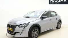Grijs Gebruikt 2022 Peugeot e-208 Active Hatchback | € 17.950 (Goede deal)
