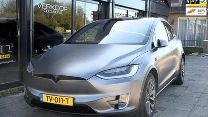 Rood Gebruikt 2018 Tesla Model X SUV | € 31.995 (Eerlijke prijs)