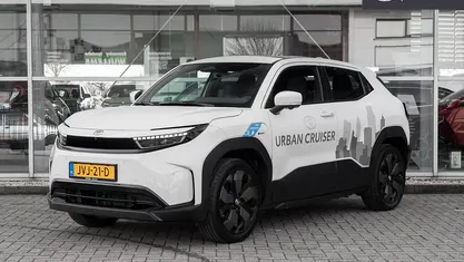 Nieuw Toyota Urban Cruiser Executive 11 kW (15 PK) 2026 Wit SUV