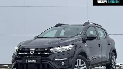 Zwart Occasion 2023 Dacia Sandero Comfort Hatchback | € 15.700 (Eerlijke prijs)