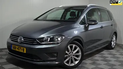 Grijs (metallic) Occasion 2017 VW Golf Sportsvan Highline MPV | € 14.950 (Eerlijke prijs)
