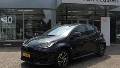 Gebruikt 2023 Toyota Yaris Hybrid Hatchback | € 21.390 (Eerlijke prijs)