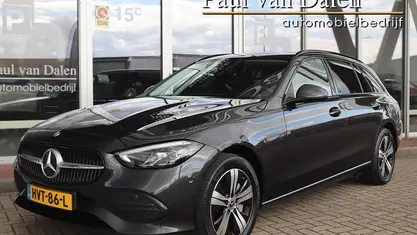 Grijs, metallic lak Occasion 2022 Mercedes C300e Luxury Stationwagen | € 33.900 (Eerlijke prijs)