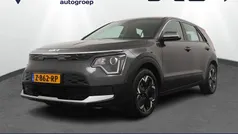 Grijs Gebruikt 2024 Kia e-Niro Light SUV | € 35.950 (Eerlijke prijs)