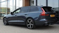 Blauw Gebruikt 2022 Volvo V60 Plus Stationwagen | € 40.490 (Eerlijke prijs)