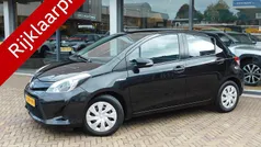 Zwart Gebruikt 2013 Toyota Yaris Hybrid Comfort Hatchback | € 10.900 (Eerlijke prijs)
