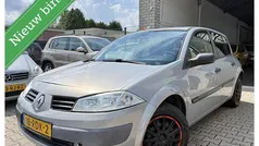 Grijs Gebruikt 2005 Renault Mégane II Authentique Hatchback | € 1.450 (Eerlijke prijs)