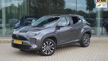 Grijs Occasion 2024 Toyota Yaris Cross SUV | € 29.195 (Eerlijke prijs)