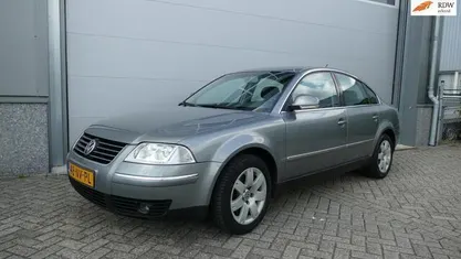 Occasion 2004 VW Passat Sedan | € 2.450 (Eerlijke prijs)