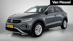 Grijs Gebruikt 2022 VW T-Roc Life SUV | € 21.900 (Eerlijke prijs)