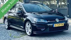 Zwart Gebruikt 2018 VW Golf VII Highline Hatchback | € 13.995 (Eerlijke prijs)