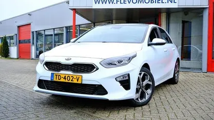 Gebruikt 2018 Kia Ceed Hatchback | € 15.450 (Eerlijke prijs)