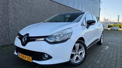 Wit Occasion 2013 Renault Clio IV Expression Hatchback | € 6.250 (Eerlijke prijs)