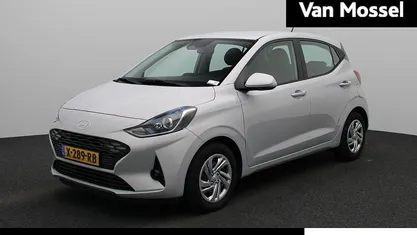 Grijs Gebruikt 2024 Hyundai i10 Premium Hatchback | € 16.240 (Eerlijke prijs)