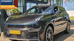 Zwart, metallic lak Gebruikt 2023 Lynk & Co 01 SUV | € 30.890 (Eerlijke prijs)