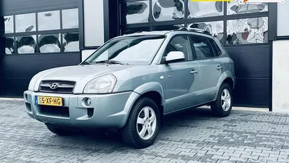 Grijs (metallic) Gebruikt 2005 Hyundai Tucson SUV | € 2.885 (Eerlijke prijs)