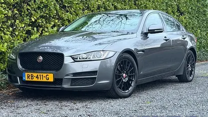 Grijs Gebruikt 2017 Jaguar XE Prestige Sedan | € 9.950 (Eerlijke prijs)