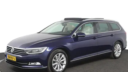 Blauw Occasion 2018 VW Passat Highline Stationwagen | € 15.499 (Eerlijke prijs)