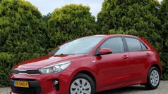 Rood Gebruikt 2017 Kia Rio Hatchback | € 9.390 (Eerlijke prijs)