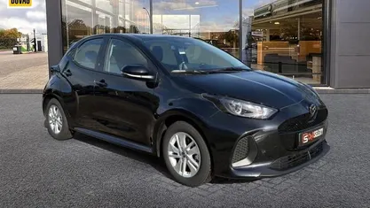 Zwart Gebruikt 2025 Mazda 2 Center-Line Hatchback | € 23.395 (Eerlijke prijs)