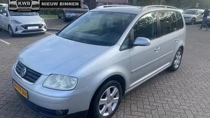 Gebruikt 2005 VW Touran Highline MPV | € 2.500 (Eerlijke prijs)