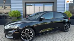 Gebruikt 2019 Ford Focus ST-Line Hatchback | € 17.900 (Eerlijke prijs)