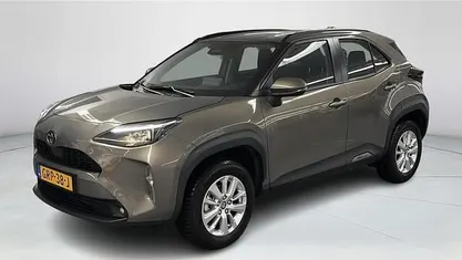 Groen (metallic) Occasion 2024 Toyota Yaris Cross Active SUV | € 27.900 (Eerlijke prijs)