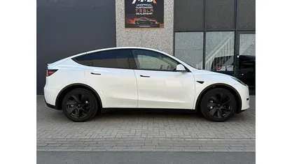 Gebruikt 2024 Tesla Model Y Long Range RWD SUV | € 41.999 (Eerlijke prijs)