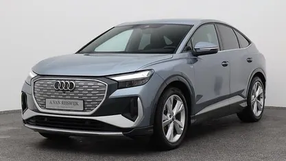 Blauw Occasion 2022 Audi Q4 Sportback e-tron S-Line SUV | € 27.900 (Super prijs)
