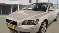 Grijs (metallic) Gebruikt 2006 Volvo S40 Momentum Sedan | € 2.995 (Super prijs)