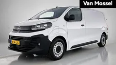 Wit Nieuw 2025 Opel Vivaro-e Combi Van | € 33.940 (Goede deal)